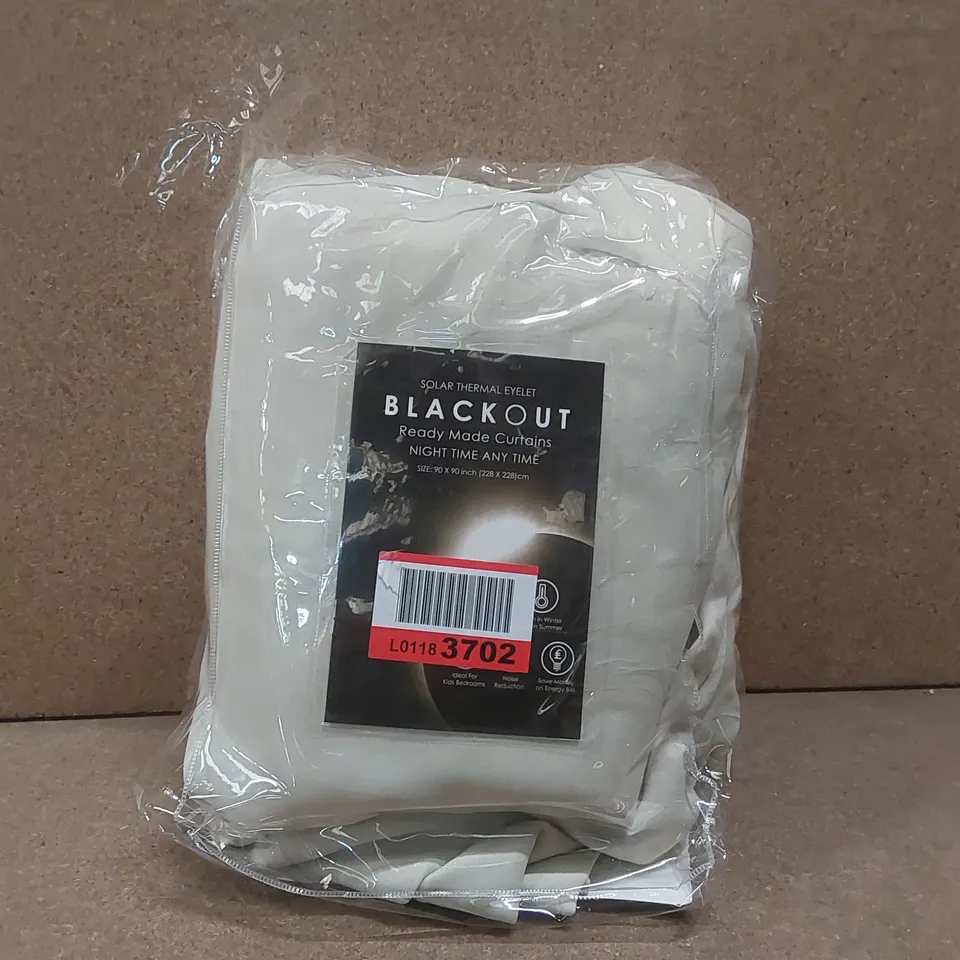 BAGGED SOLAR THERMAL BLACKOUT CURTAINS - 228 x 228cm
