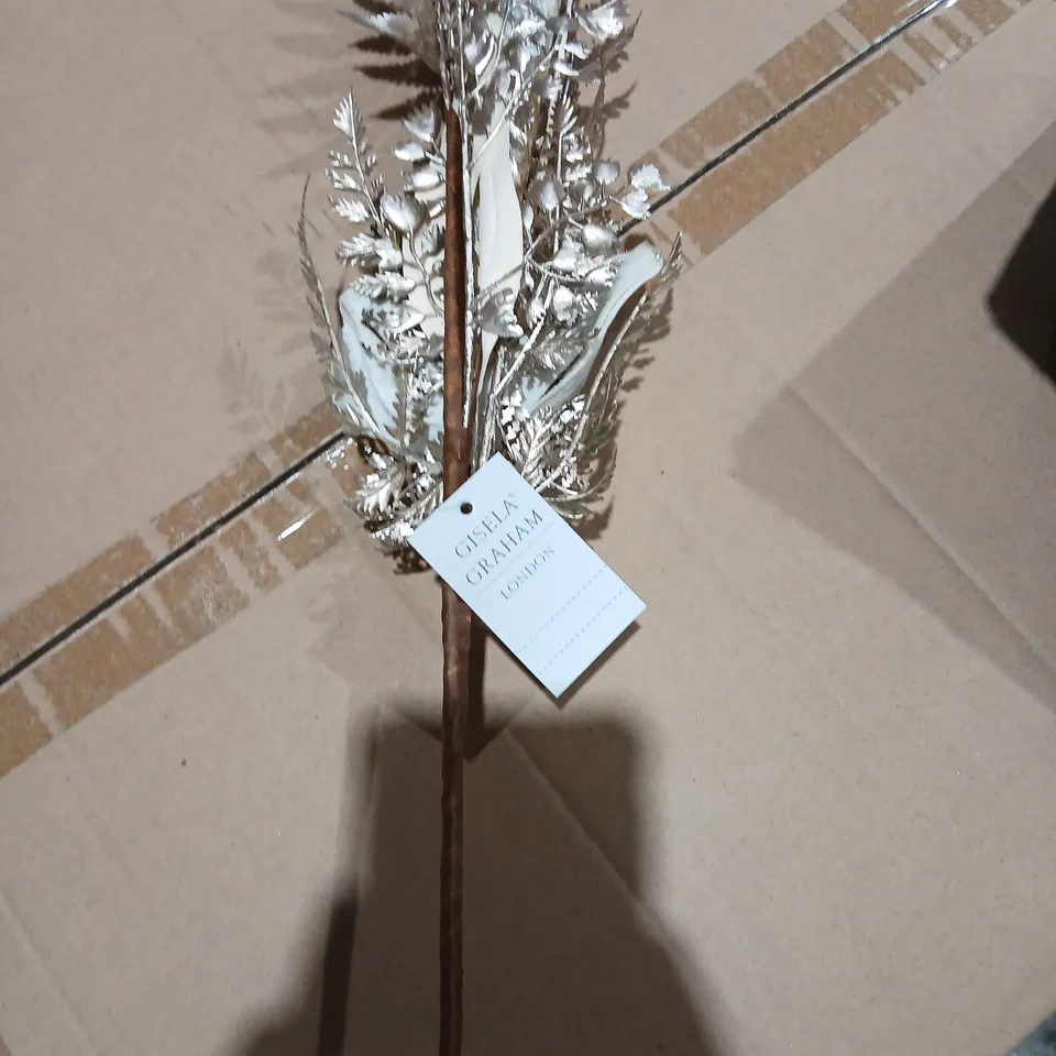 APPROXIMATELY 12 GISELA GRAHAM LONDON ARTIFICIAL TWIG DECORATION – WHITE PAINTED FOLIAGE