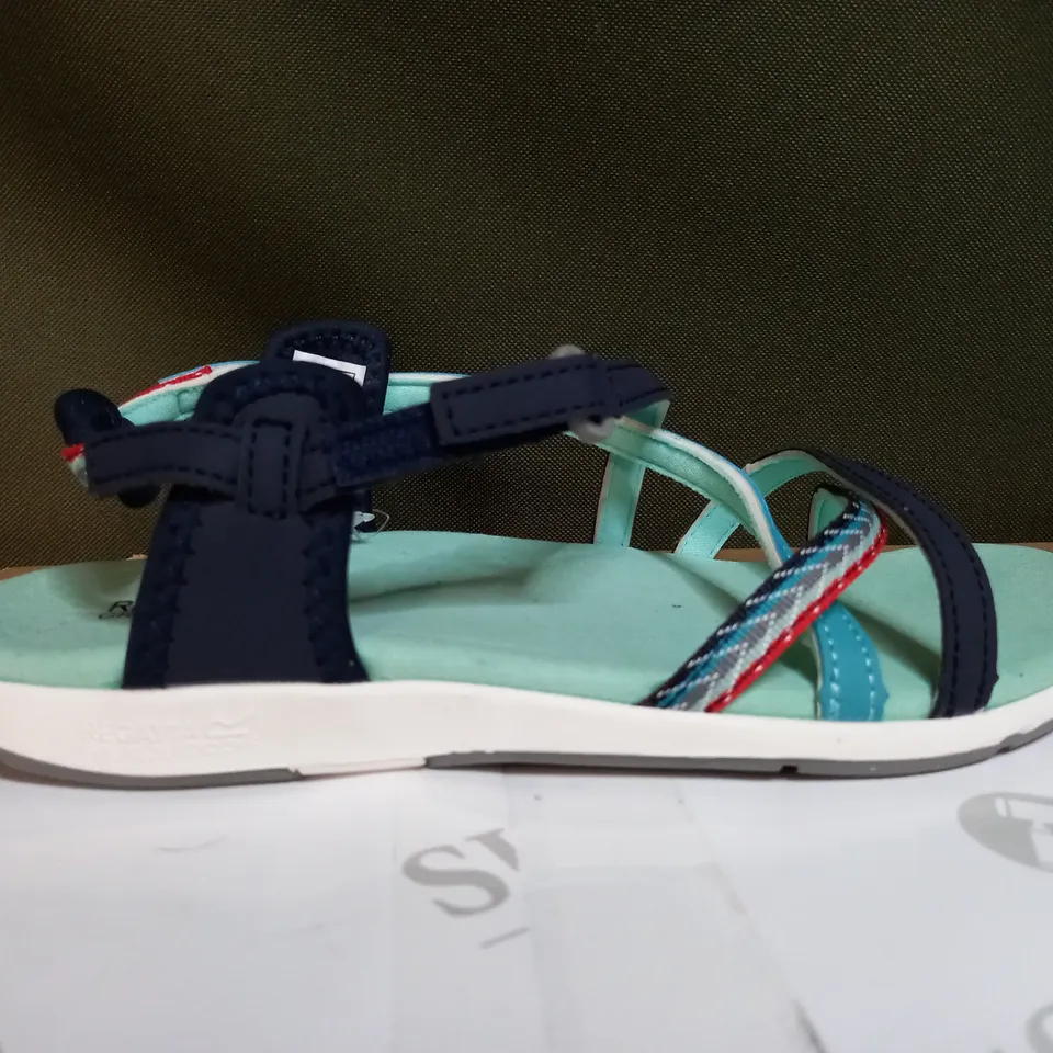 REGATTA LADY SANTA ROMA SANDALS SIZE 4