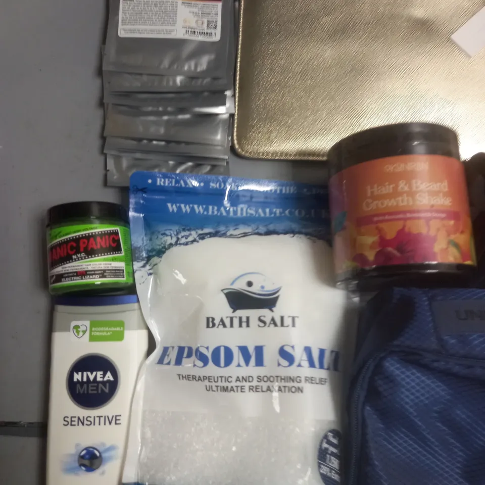 LOT OF APPROXIMATELY 15 ASSORTED HEALTH AND BEAUTY ITEMS TO INCLUDE MAKE UP BAGS, VITAMIN C PATCHES ANDS EPSOM SALTS