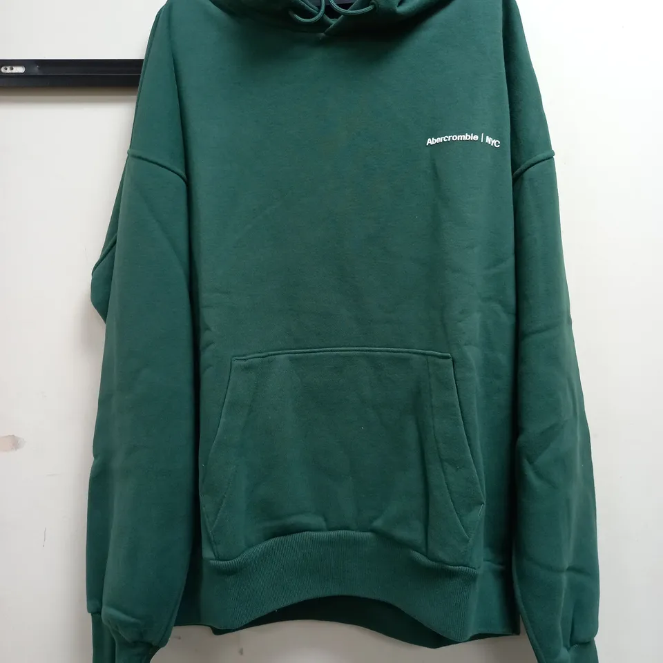 ABERCROMBIE & FITCH SOFT A&F FLEECE IN GREEN - SMALL