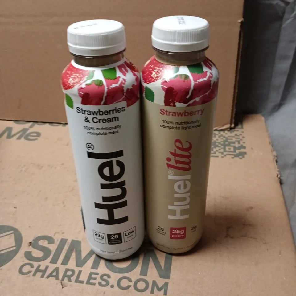 TOTE OF APPROXIMATELY 9 ASSORTED FOOD AND DRINK TO INCLUDE: HUEL STRAWBERRY AND CREAM 