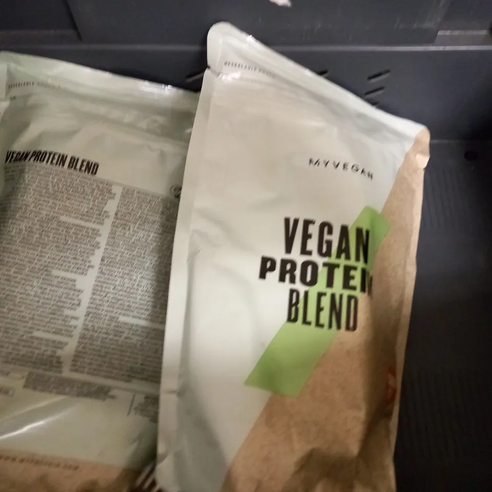 BOX OF APPROX 5 ITEMS TO INCLUDE VEGAN PROTEIN BLEND, CREATINE MONOHYDRATE AND WHITTARD ENGLISH BREAKFAST TEA