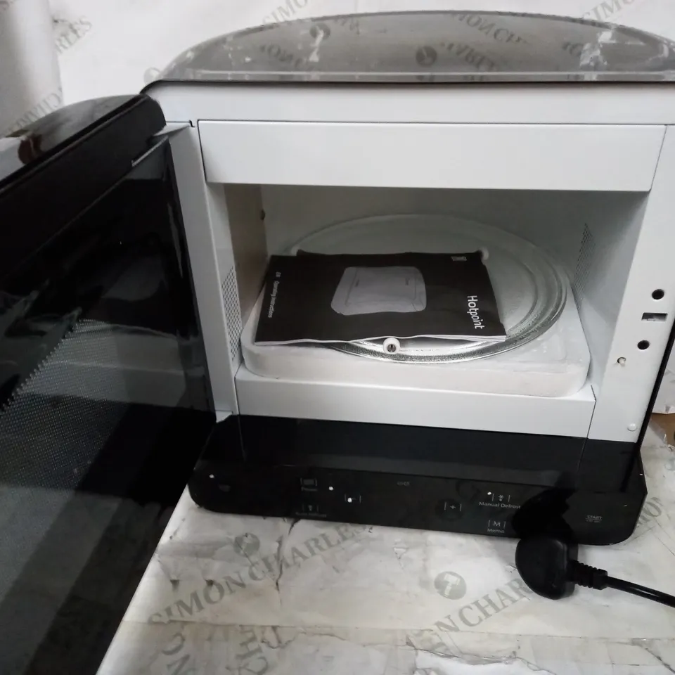 HOTPOINT CURVE MWH 1331 B MICROWAVE WITH TOUCH CONTROLS