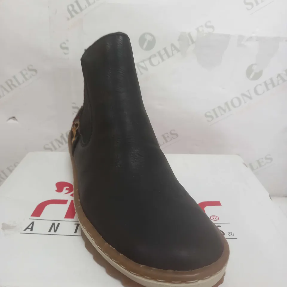 BOXED PAIR OF RIEKER CHELSEA BOOTS IN BLACK - SIZE 8