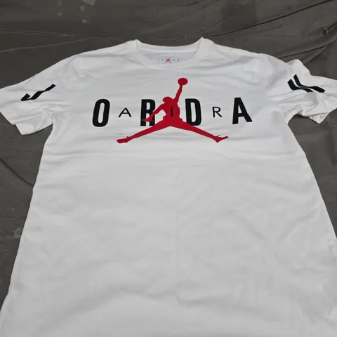 AIR JORDAN GRAPHIC TEE - SIZE SMALL