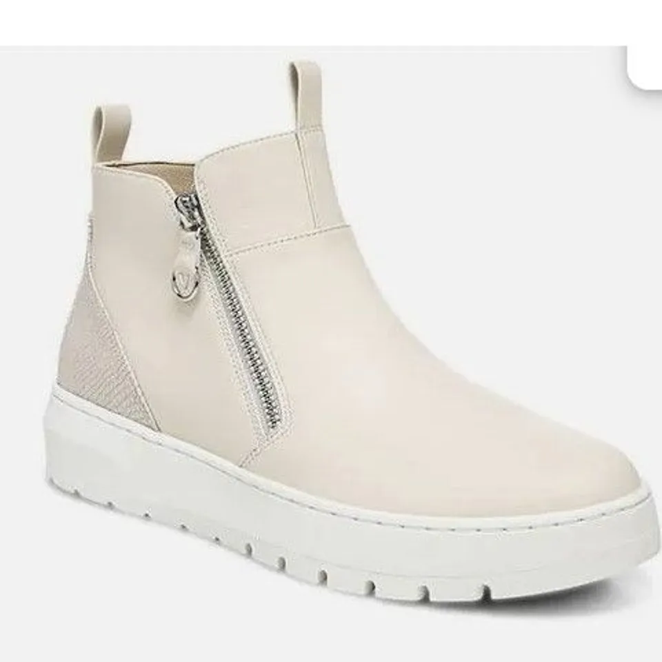 VIONIC BRINKELY HI TOP TRAINERS CREAM 5.5