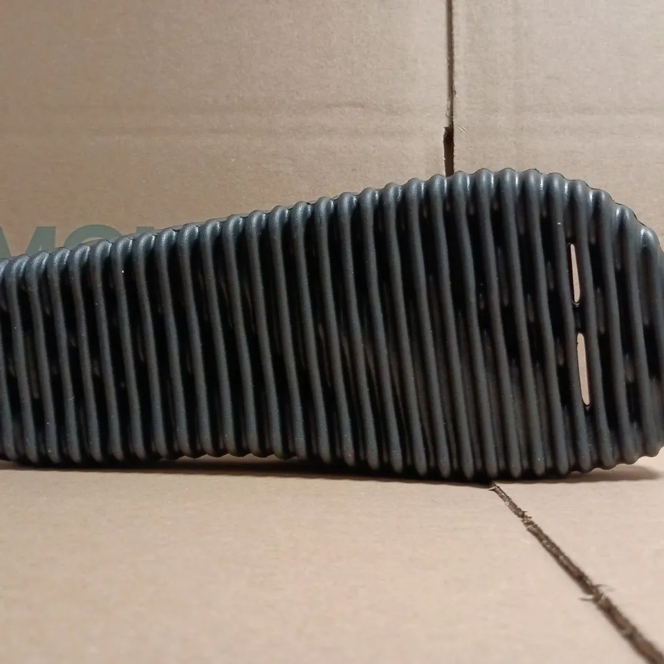 BOXED PAIR OF ADIDAS ADILETTE 25 SLIDERS IN BLACK SIZE UK 10