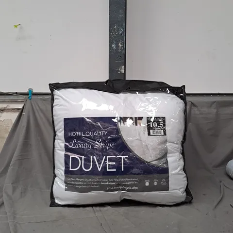 HOTEL QUALITY LUXURY STRIPE DUVET IN WHITE - SUPER KING 10.5 TOG
