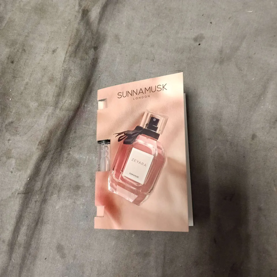 BOX OF APPROXIMATELY 90 SUNNAMUSK LONDON ZEYARA 1.2ML SAMPLES