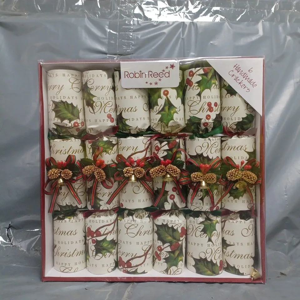 BOX OF APPROXIMATELY 15 ASSORTED HOUSEHOLD ITEMS TO INCLUDE ROBIN REED HANDMADE FESTIVE CRACKERS, ETC - COLLECTION ONLY
