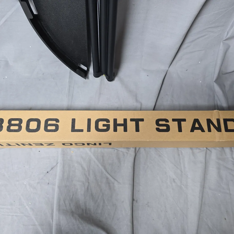 LINCO ZENITH 8806 LIGHT STAND – PHOTOGRAPHY STUDIO ACCESSORY