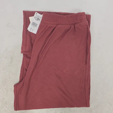 ABERCROMBIE & FITCH PANTS IN DEEP SALMON SIZE MEDIUM