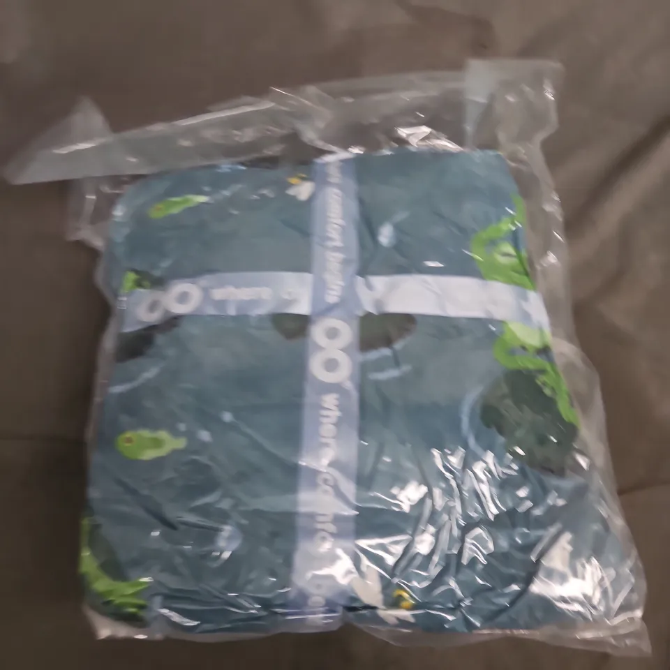 SEALED OODIE OVERSIZED HOODED BLANKET - FROG