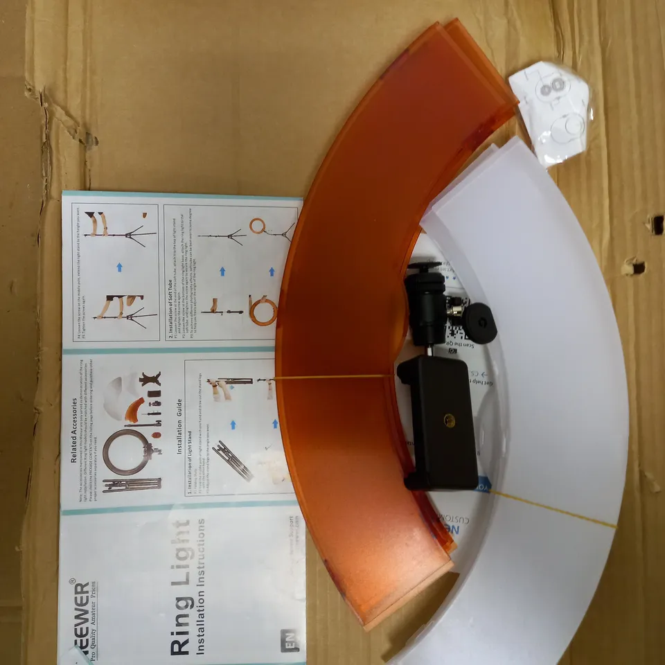 NEEWER RING LIGHT