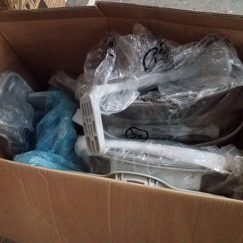 BOXED GREY/WHITE MESH OFFICE CHAIR