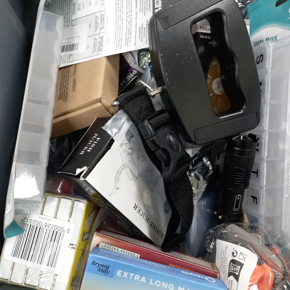 BOX OF APPROXIMATELY 20 ASSORTED ITEMS TO INCLUDE - MATCHES, HAND WEIGHT, PILL BOX ETC