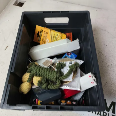 TOTE OF APPROXIMATELY 10 ASSORTED ITEMS TO INCLUDE: KEY AND FINGERPRINT LOCK