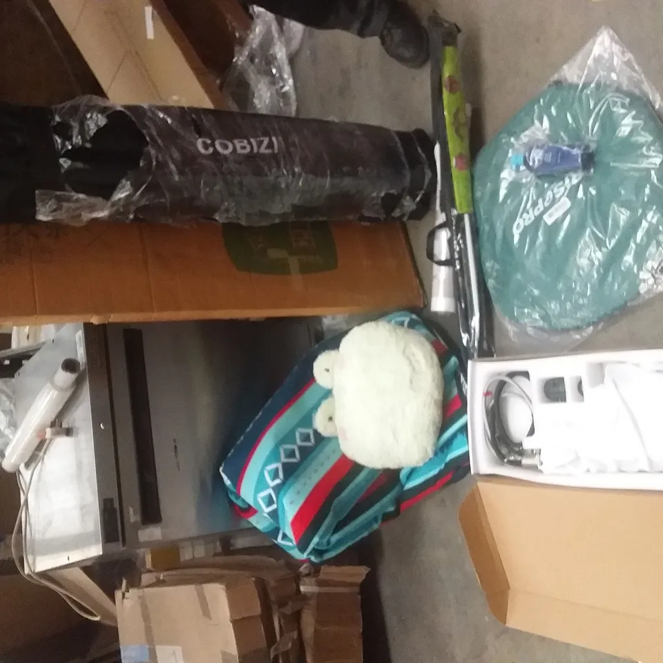 PALLET OF ASSORTED ITEMS TO INCLUDE: BIRD SCARER KITE, GAZEBO, SOFT TOYS, WALLPAPER ETC