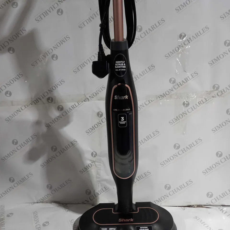 SHARK STEAM SCRUBBER WITH STEAM BLAST S7201