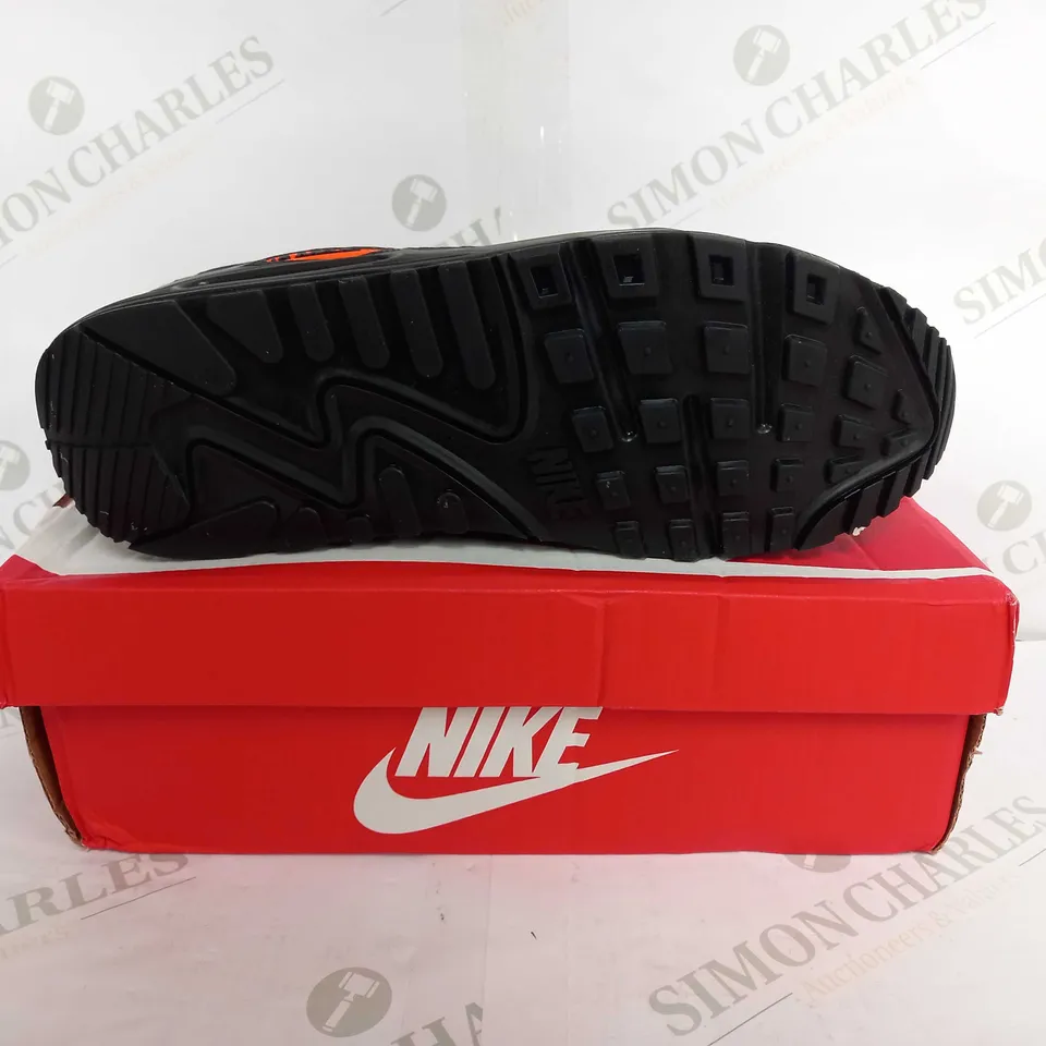 NIKE AIR MAX 90'S IN BLACK & ORANGE - EUR 43