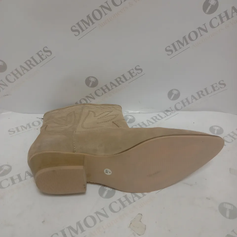 MAISON DE NIMES SUEDE WESTERN BOOT - SIZE 7