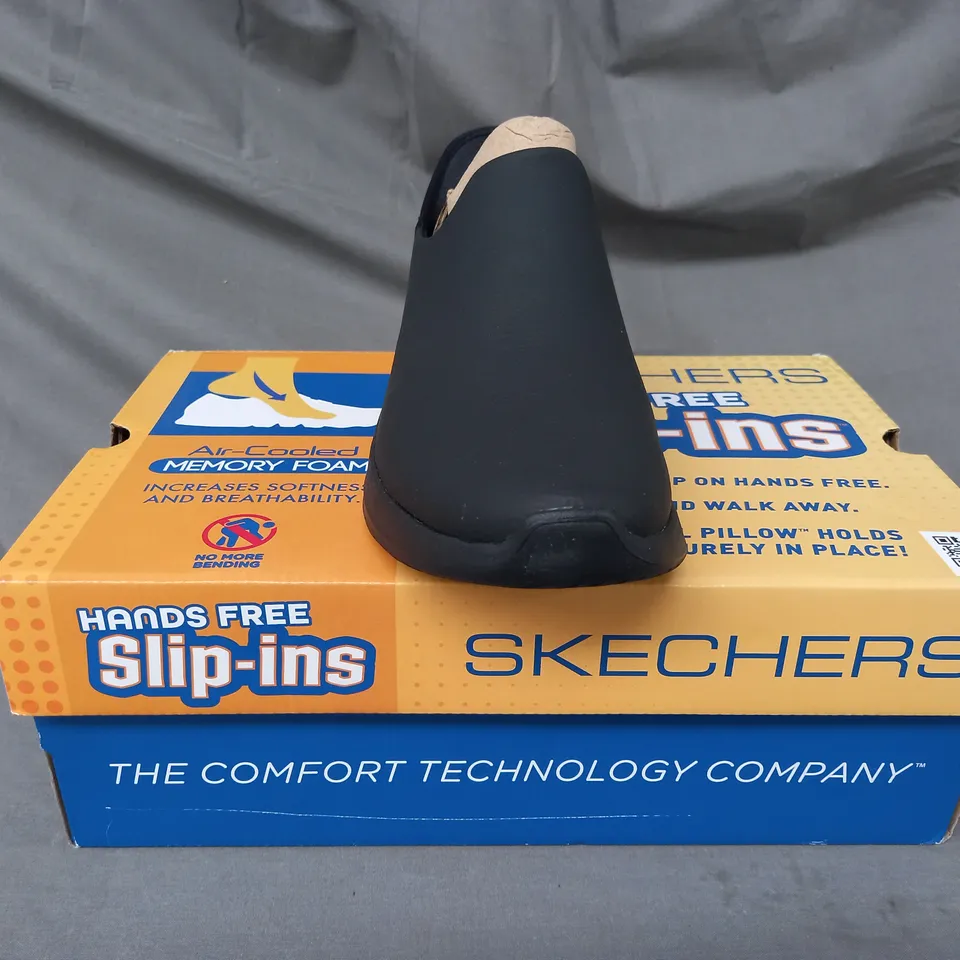 BOXED PAIR OF SKECHERS LEATHER SLIP-ON TRAINERS IN BLACK SIZE 4