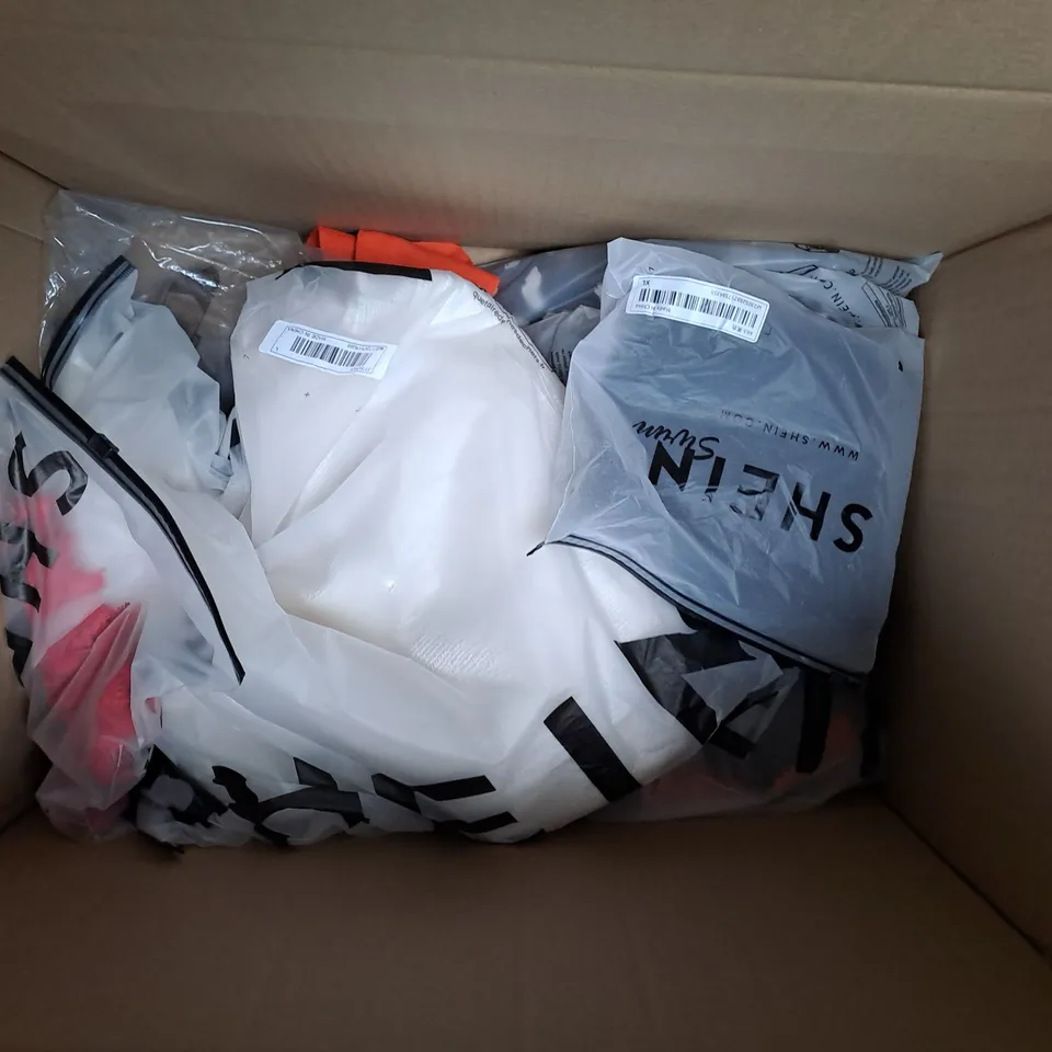 BOX OF APPROXIMATELY 15 ASSORTED CLOTHING ITEMS TO INCLUDE SKIRTS, DRESSES, TROUSERS ETC 