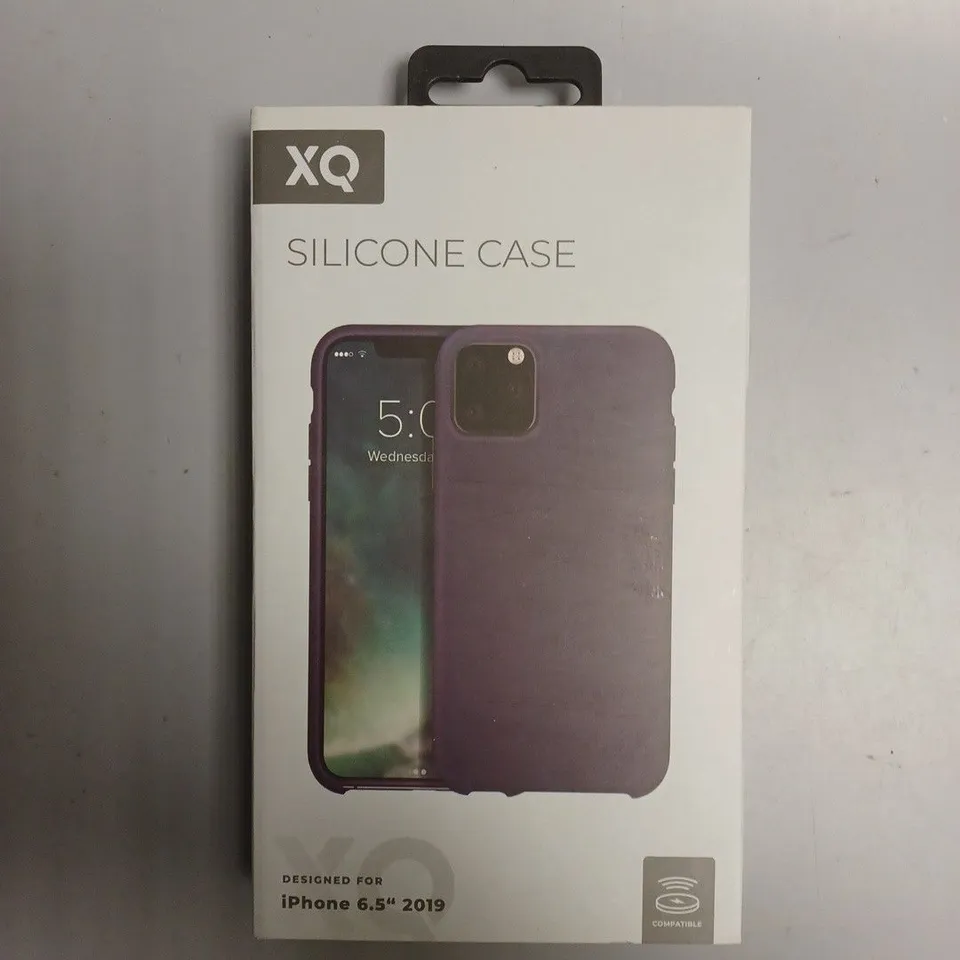 APPROXIMATELY 60 BRAND NEW BOXED XQ SILICONE PROTECTIVE CASES FOR IPHONE 6.5" 2019 MODEL 