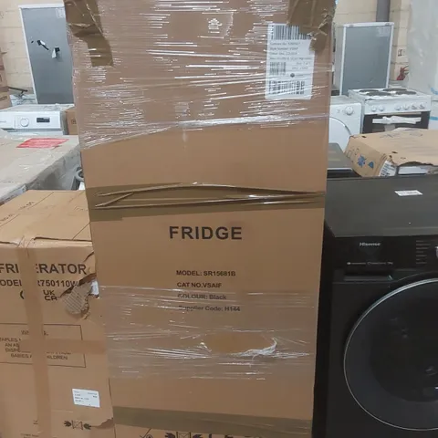 BOXED SWAN SR15681B 143CM HIGH, 55CM WIDE TALL LARDER FRIDGE - BLACK