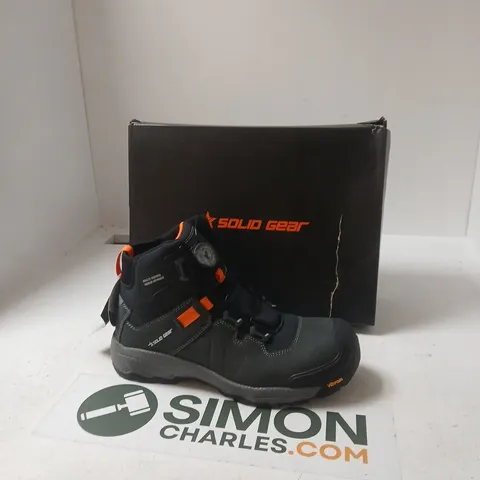 SOLID GEAR VAPOR 3 MID HIKING BOOTS – UK 10.5 (EU 45), BLACK/GREY WITH ORANGE ACCENTS