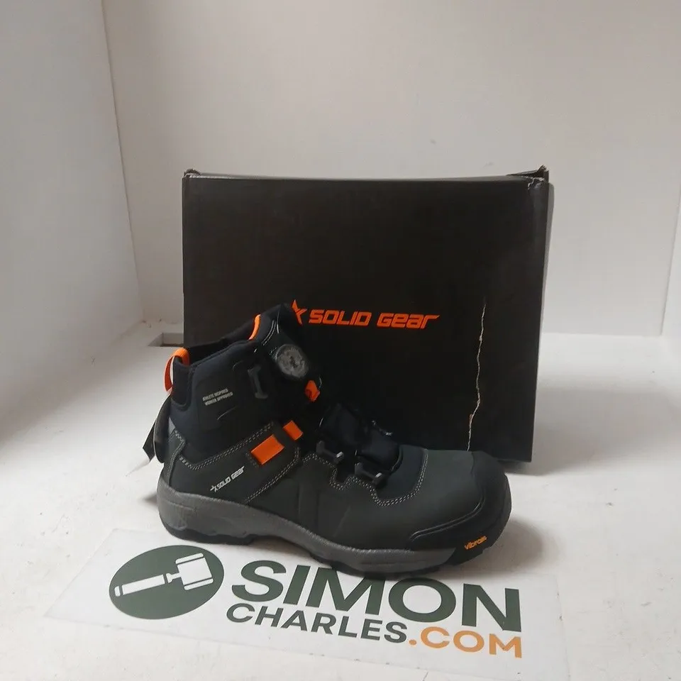SOLID GEAR VAPOR 3 MID HIKING BOOTS – UK 10.5 (EU 45), BLACK/GREY WITH ORANGE ACCENTS