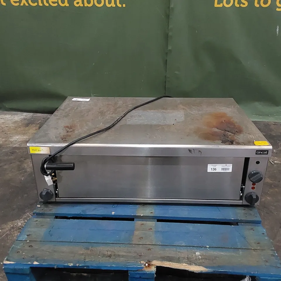 LINCAT IP21B COMMERCIAL PIZZA OVEN 