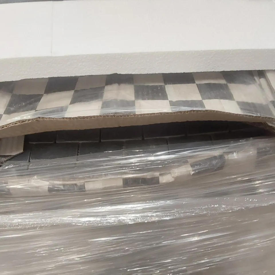 PALLET CONTAINING ASSORTED TILES TO INCLUDE: INDIAN STONE MOSAICS (BLACK AND WHITE BOXES): APPROX. 30 X 30CM SHEETS OF MIXED STONE MOSAICS 70 FULL BOXES: 5 SHEETS PER BOX TOTAL NUMBER OF SHEETS: 350
