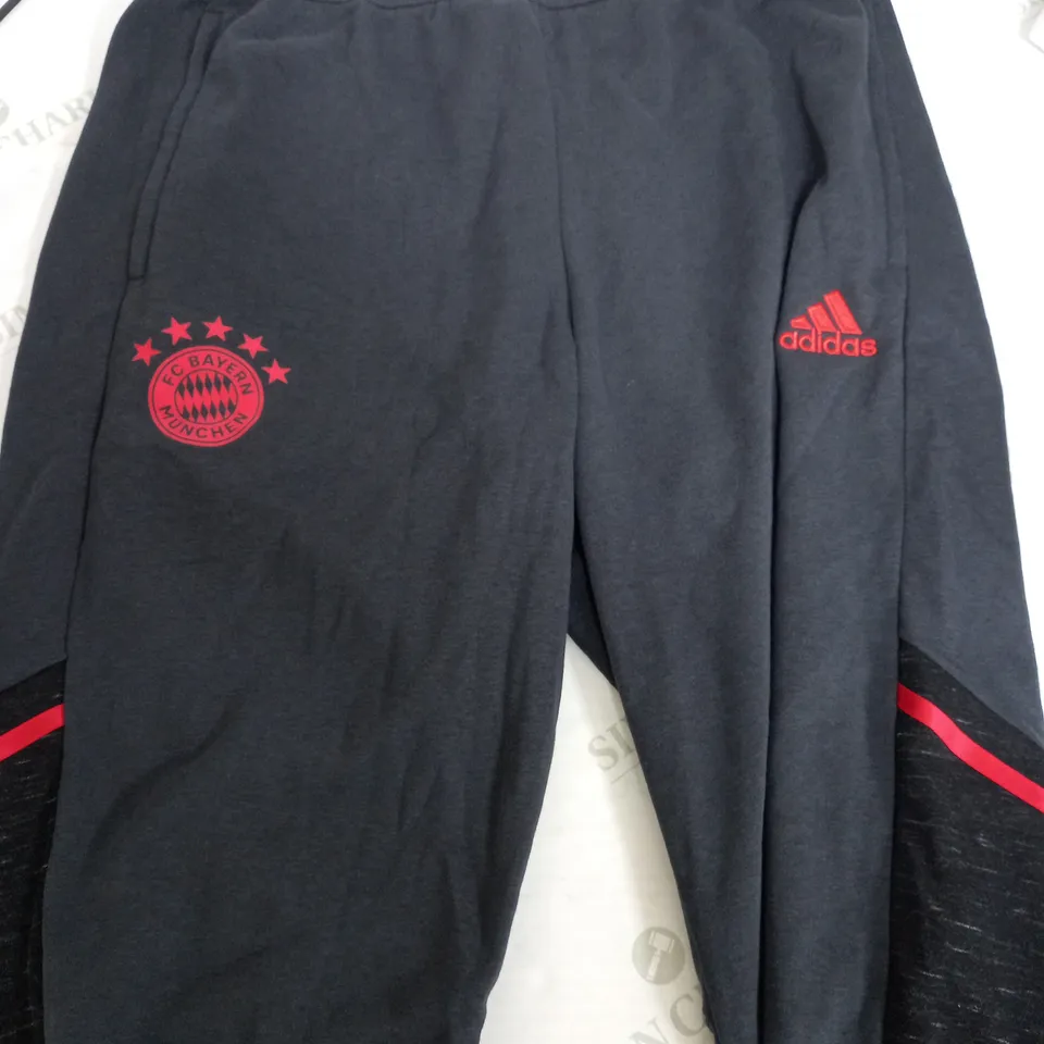 ADIDAS BAYERN MUNCHEN FOOTBALL CLUB JOGGING PANTS - XL