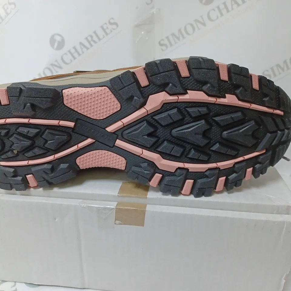 SKECHERS WATERPROOF WALKING/HIKING SHOES - BROWN - UK 5.5