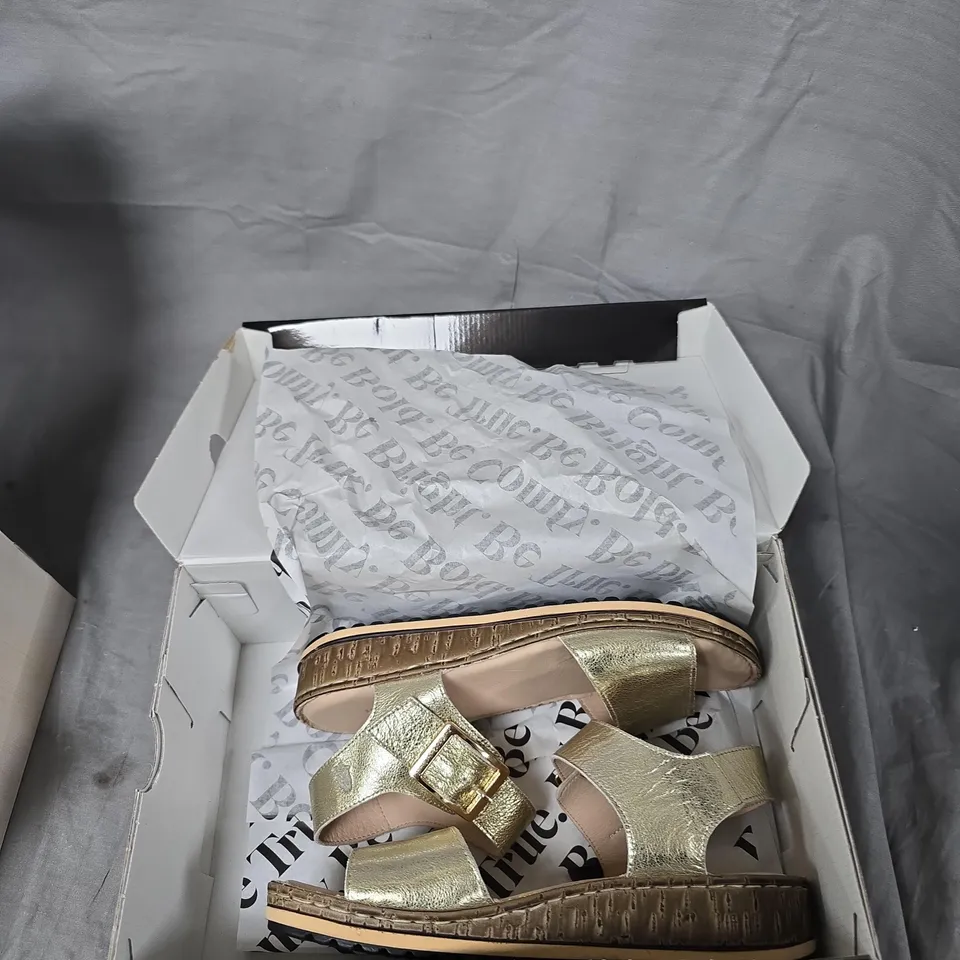 BOX OF APPROXIMATELY 12 PAIRS OF ASSORTED FOOTWEAR TO INCLUDE:BLOWFISH MALIBU AND HUSH PUPPIES