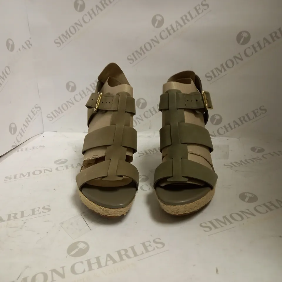 CLARKS MARITSA 95 SANDALS BEIGE UK 4 1/2