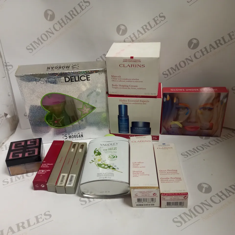 BOX OF APPROX 10 ASSORTED BEAUTY ITEMS TO INCLUDE CLARINS, YARDLEY AND YVES SAINT LAURENT