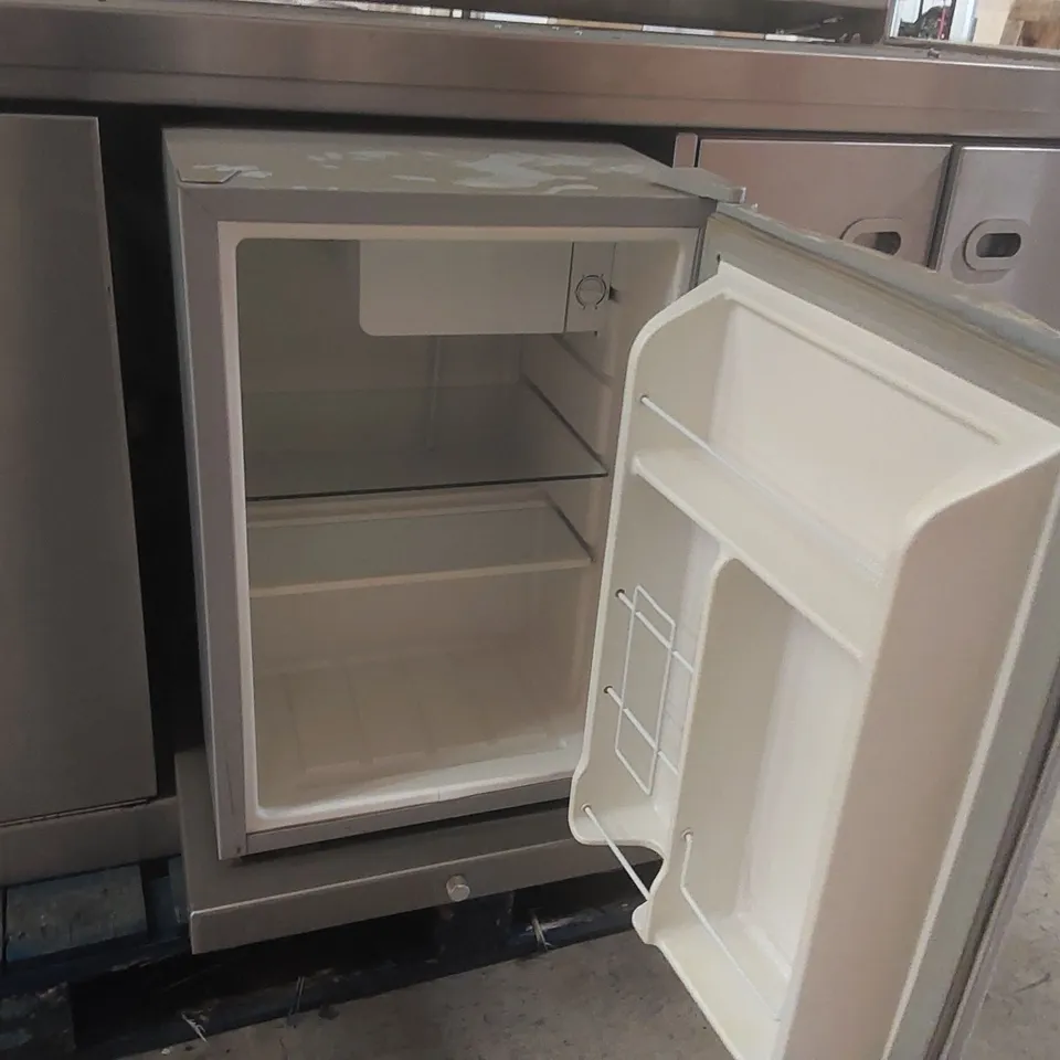 TANK STAINLESS STEEL MOBILE FOOD AND DRINK CATERING STATION