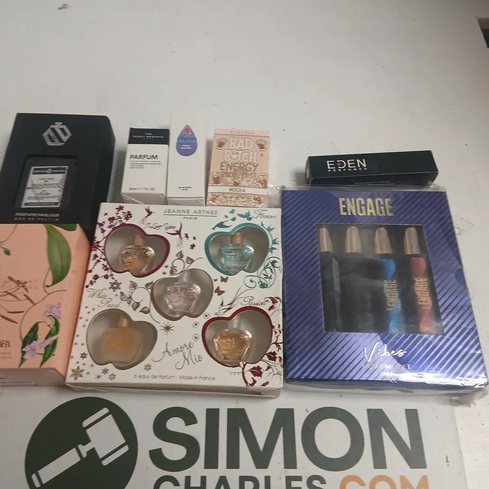 APPROXIMATELY 10 ASSORTED BOXED FRAGRANCES 