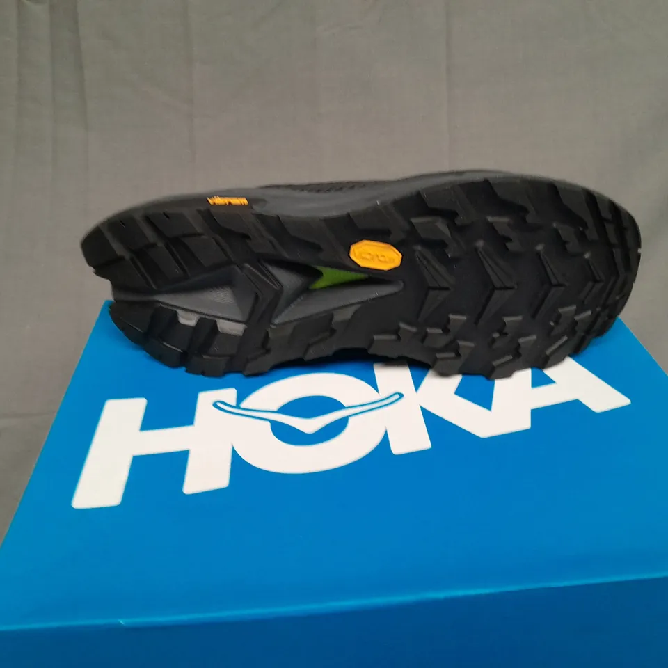 BOXED PAIR OF HOKA SKYLINE FLOAT X BLACK UK 8 