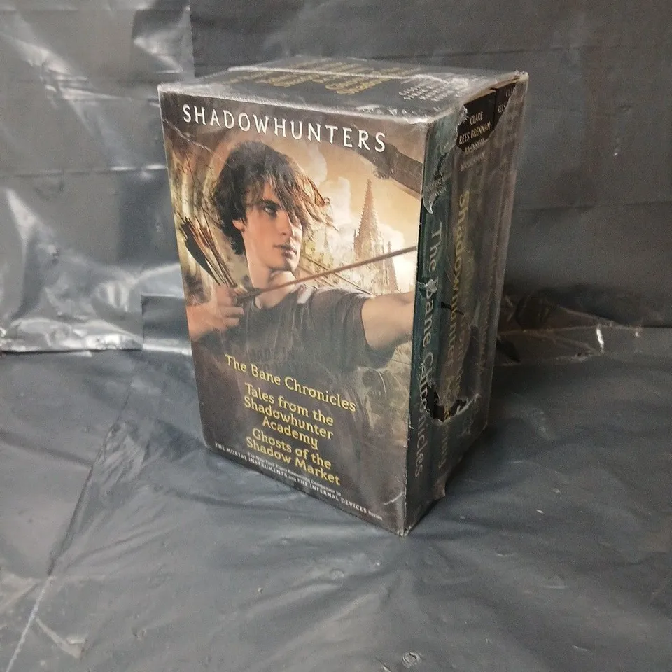 THE SHADOWHUNTERS SLIPCASE BY CASSANDRA CLARE