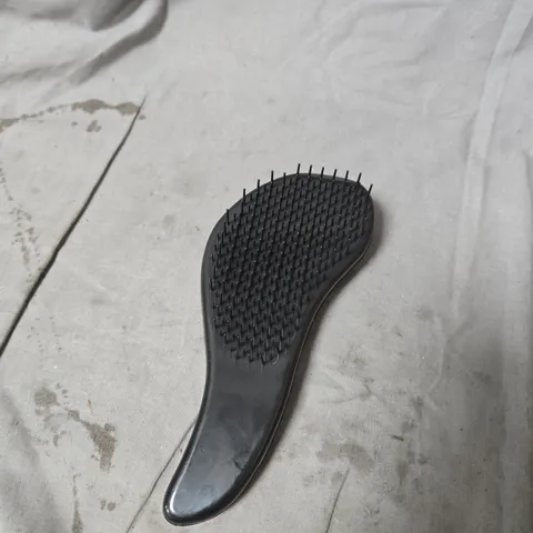 BOX OF APPROXIMATELY 20 BLACK DETANGLING HAIRBRUSHES 