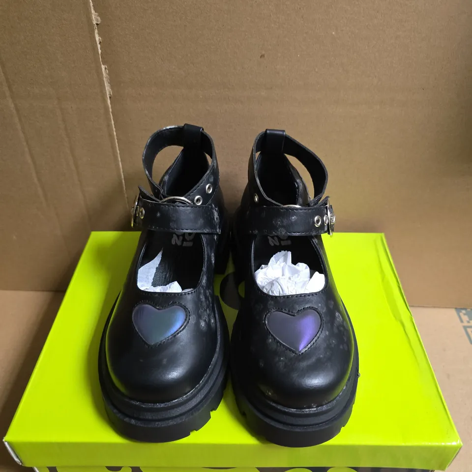 BOXED PAIR OF KOI LOVEBUG MEADOW KIDZ MARY JANE SHOES – BLACK PATENT, UK SIZE 12 