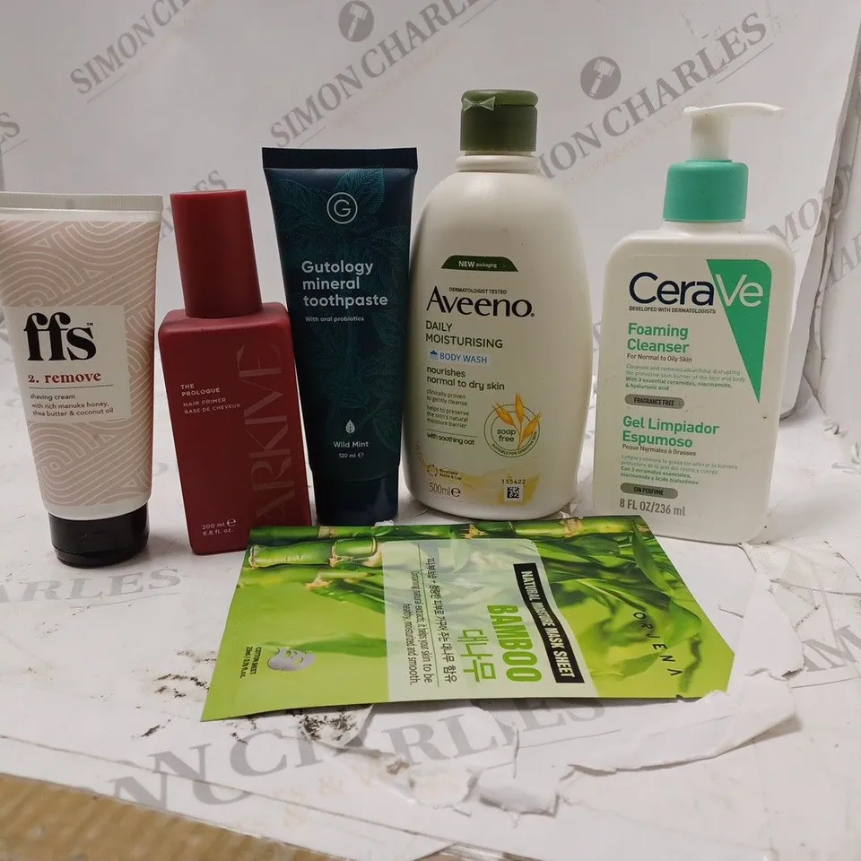 LOT OF ASSORTED BEAUTY PRODUCTS TO INCLUDE CERAVE FOAMING CLEANSER, AVEENO BODY WASH, ETC