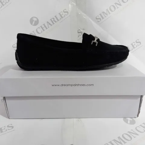 BOXED DREAM PAIRS BLACK SUEDE SLIP ON SHOES - UK 6