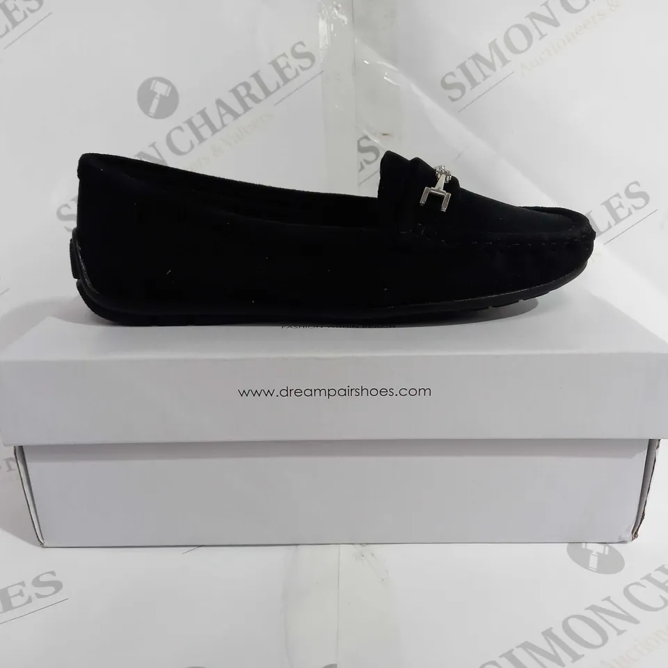 BOXED DREAM PAIRS BLACK SUEDE SLIP ON SHOES - UK 6 