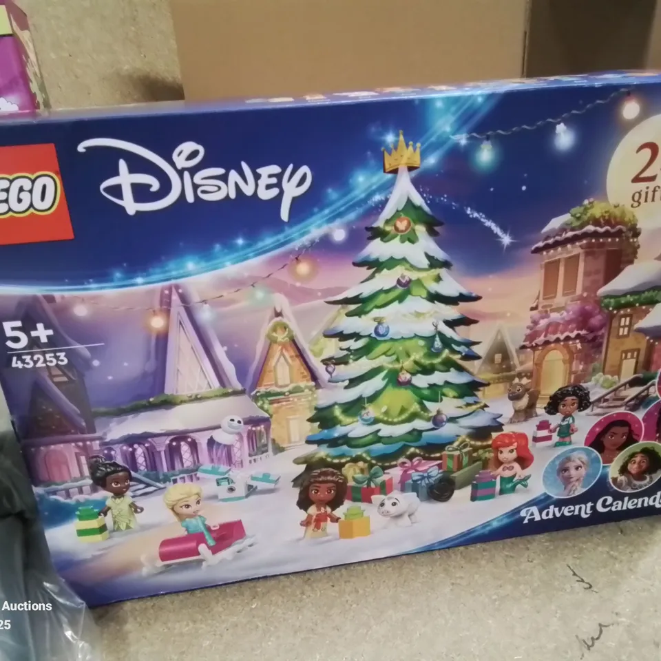 BOX CONTAINING APPROXIMATELY 10 TOYS AND OTHER ITEMS TO INCLUDE: DRESS UP SETS, DISNEY ADVENT CALENDAR, KIDZOOM PRINT CAMERA, EXPLOSIVE EXPERIMENTS KIT ETC.