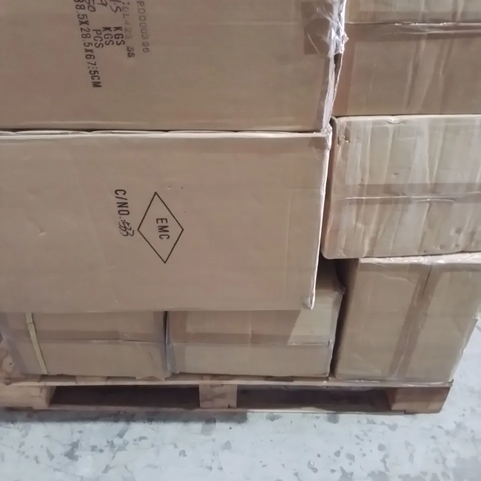 PALLET OF APPROXIMATELY 9 MULTI PACK ASSORTED EMCOLITE LIGHTING  TO INCLUDE - EMLED10G , BEW 012 DOWNLIGHT , GZ10 LAMP CAP CLASSII COLLECTION ONLY
